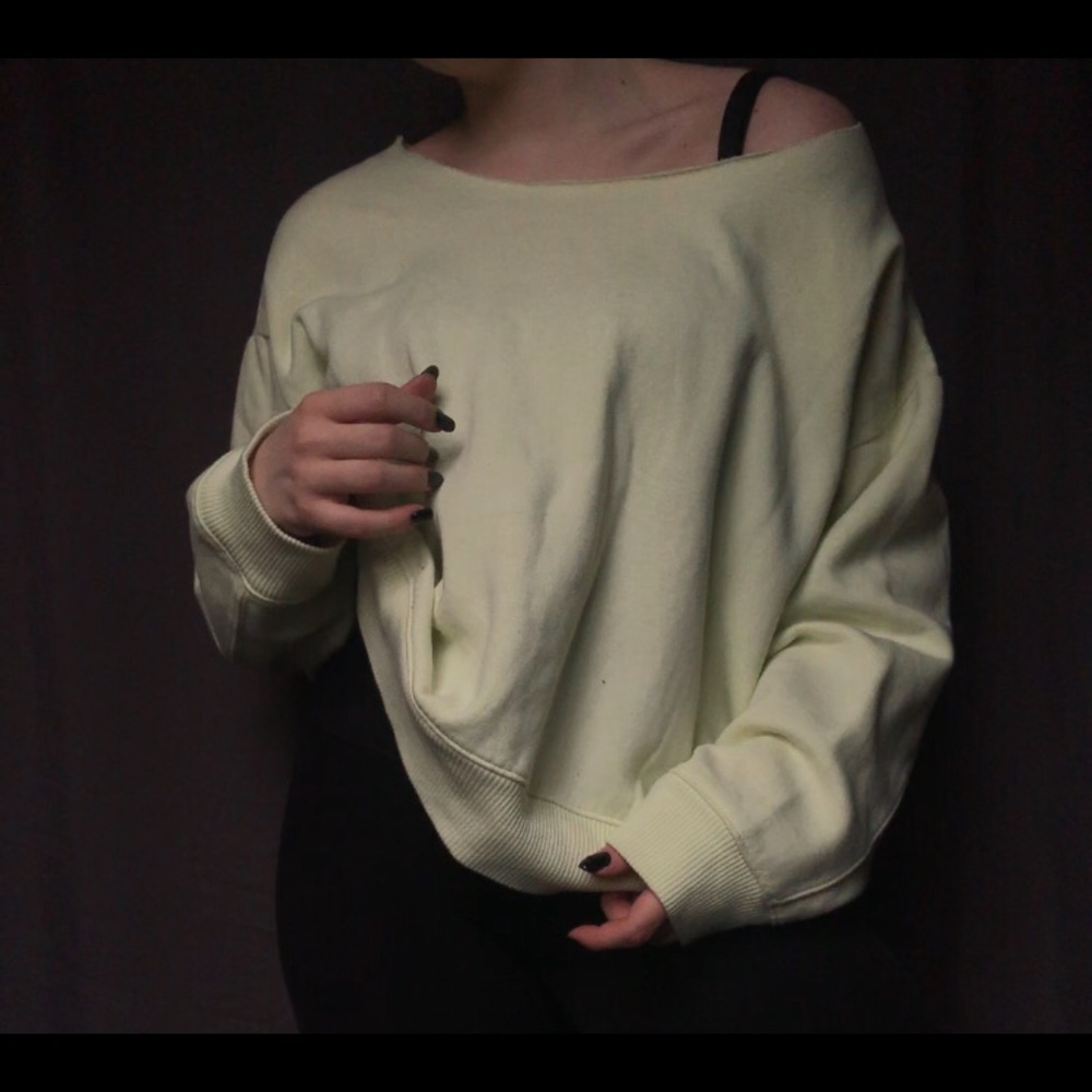 cropped over sized sweatshirt